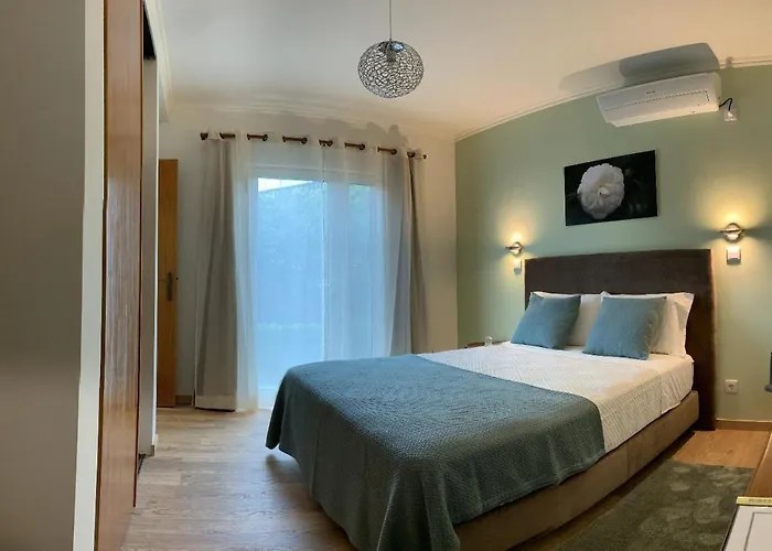 Gasthuis Cantinho Da Luz 4*