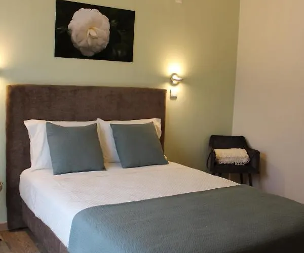 Gasthuis Cantinho Da Luz 4*